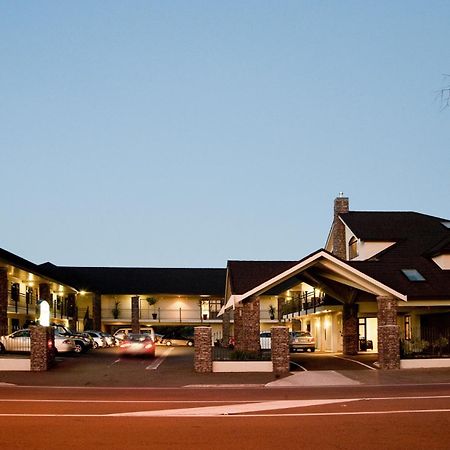 Aotea Motor Lodge Уангануй Екстериор снимка The River Lee Hotel