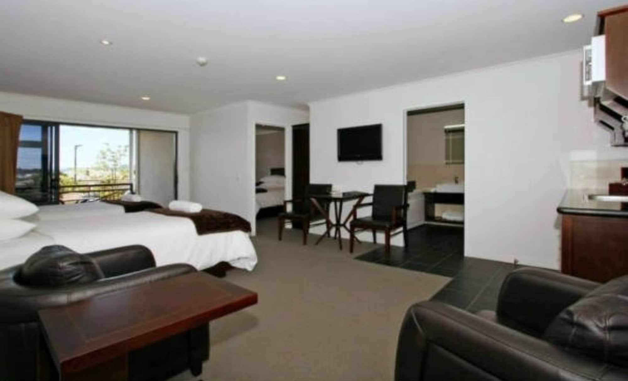 Aotea Motor Lodge Уангануй Екстериор снимка A suite at the hotel