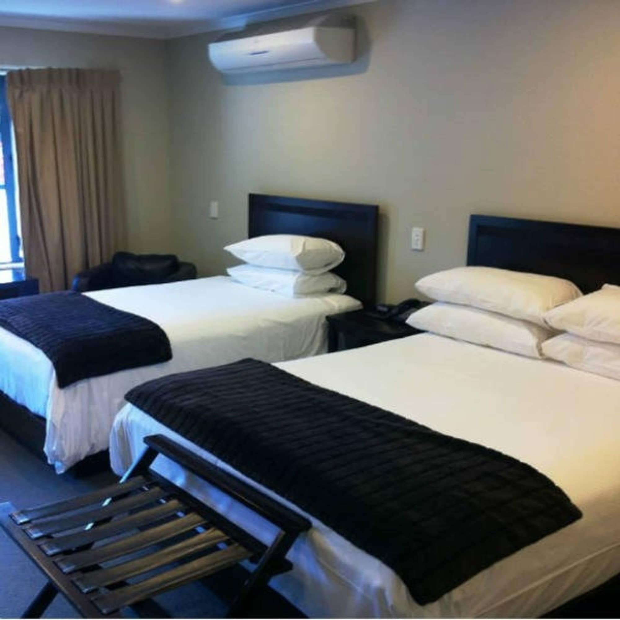 Aotea Motor Lodge Уангануй Екстериор снимка A typical room at the hotel