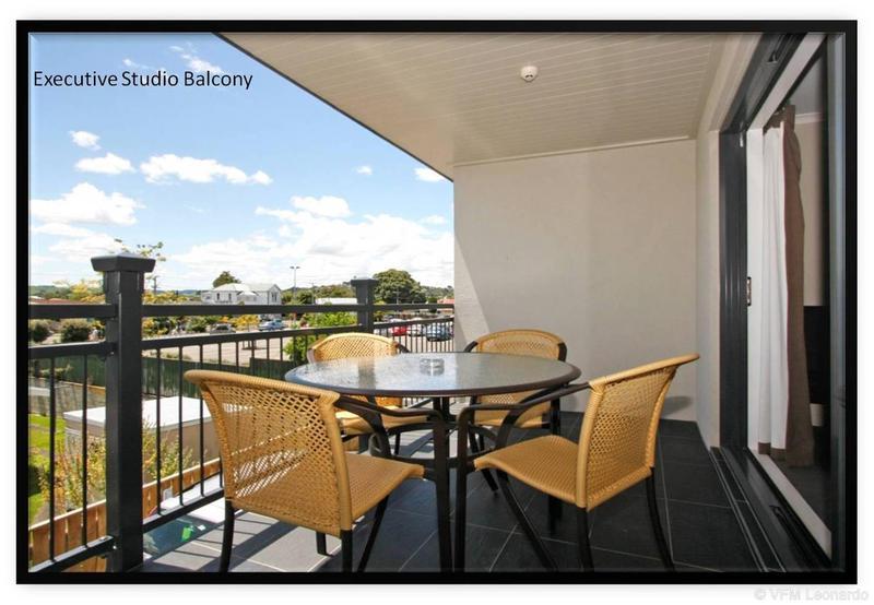 Aotea Motor Lodge Уангануй Екстериор снимка Balcony