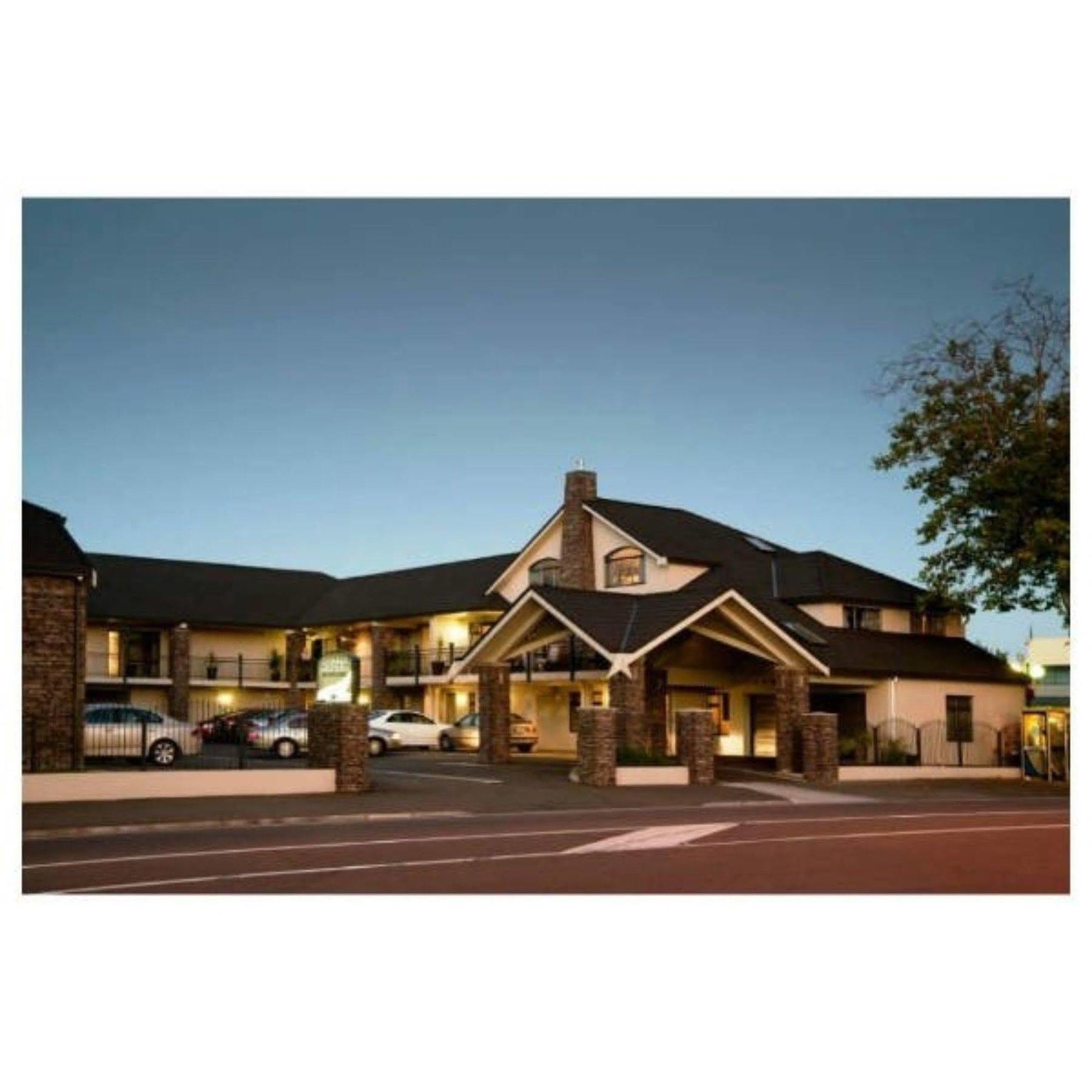 Aotea Motor Lodge Уангануй Екстериор снимка The Inn at the Opera